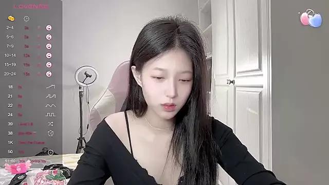 YaYa-521 on StripChat 