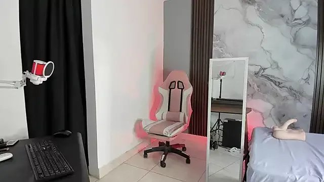 Yelena03 on StripChat